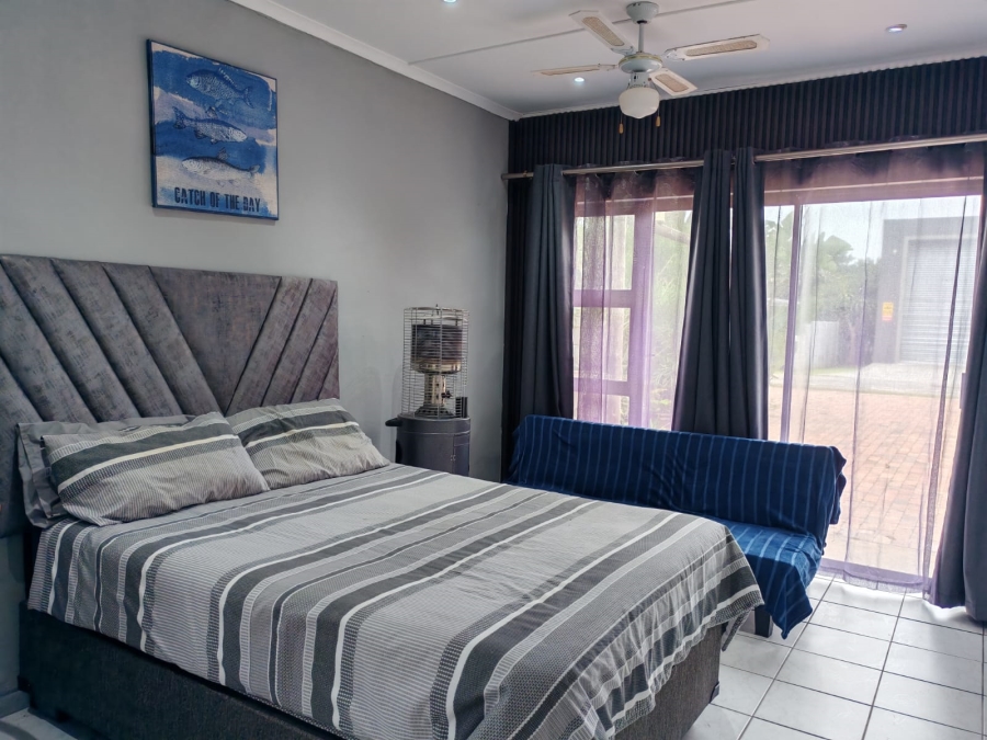 4 Bedroom Property for Sale in Boknesstrand Eastern Cape